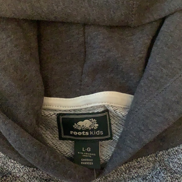 Boys Roots Hooded Sweatshirt BRAND NEW🇨🇦 - Picture 3 of 6